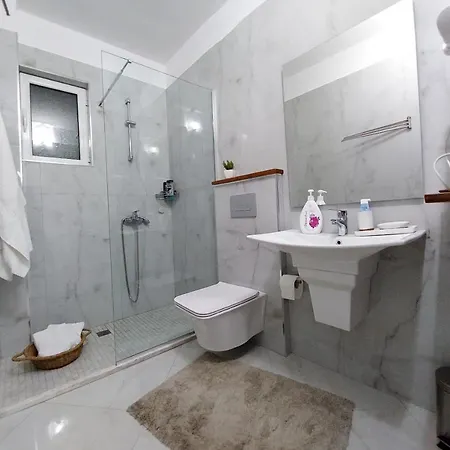 Apartment Cirasola - White 1 Sarande