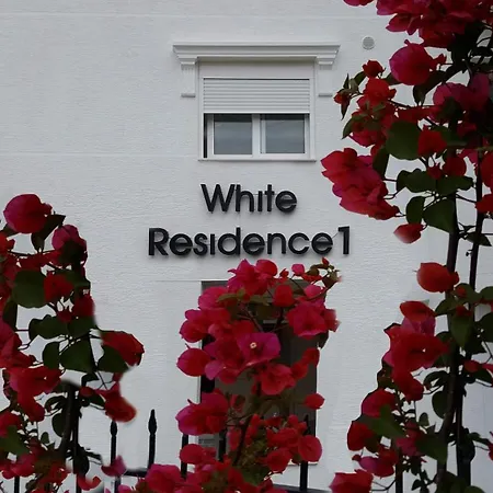 Cirasola - White 1 Apartment